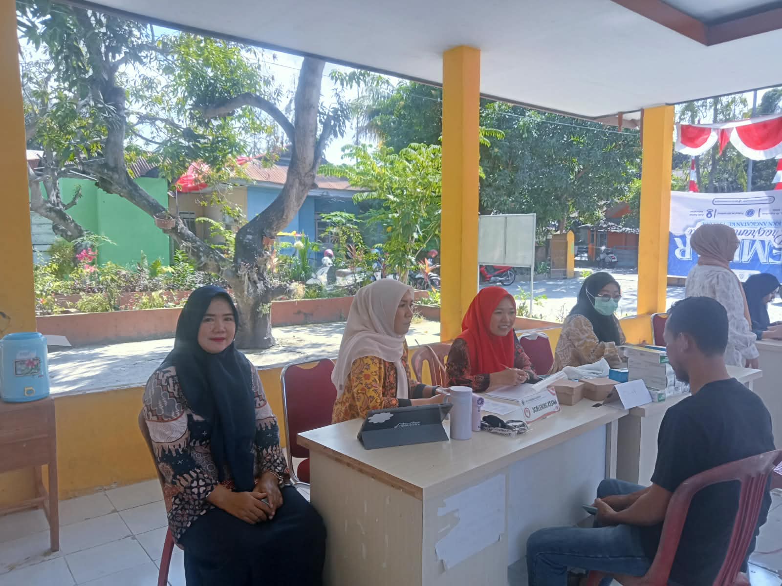 KKN UINAM Posko 4 Hadirkan Gerakan Sehat di Lembang, Ketua TP PKK Turut Screening Kesehatan Bersama Puskesmas Lasepang